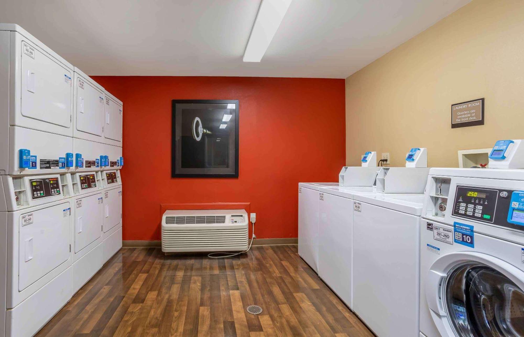 Extended Stay America Suites - Long Island - Melville Exteriör bild